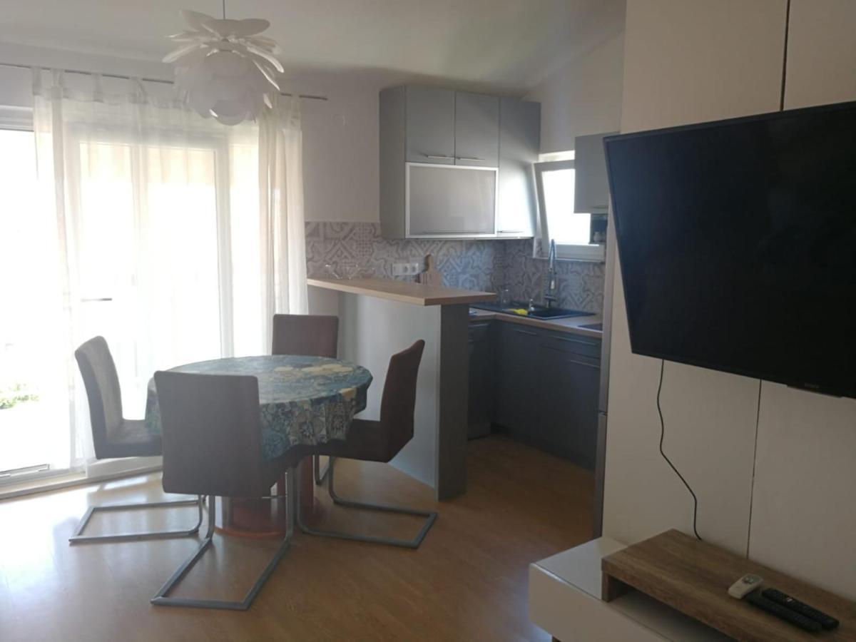 Apartmani Nea Biograd Na Moru Εξωτερικό φωτογραφία