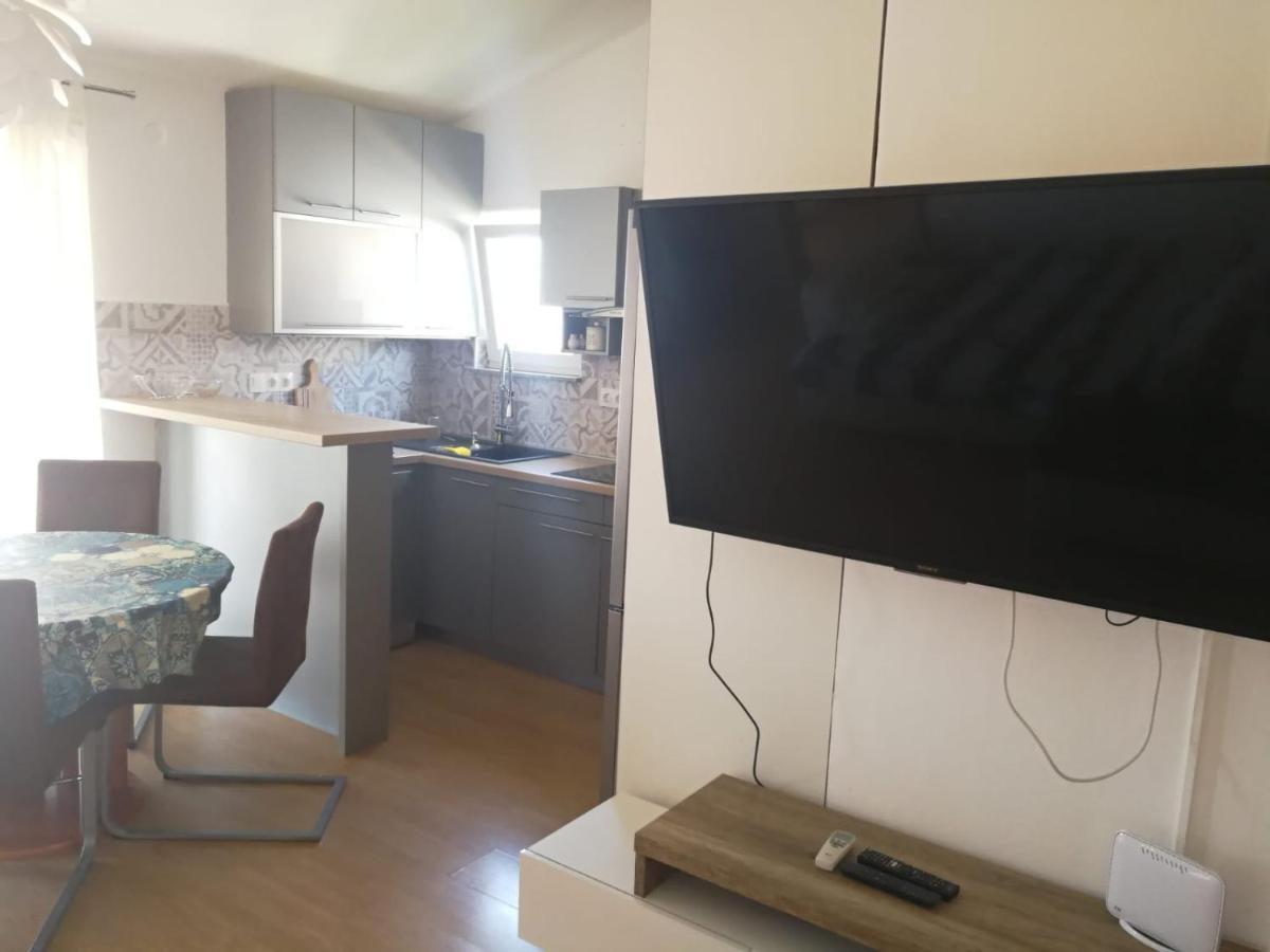 Apartmani Nea Biograd Na Moru Εξωτερικό φωτογραφία